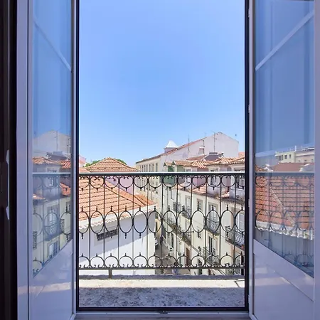 Mspc Bairro Alto Retreat With Balcony * Лісабон