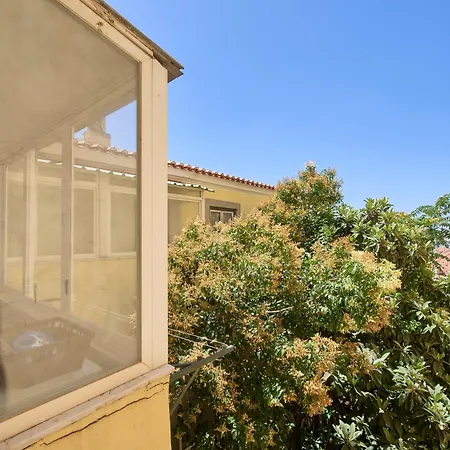 Bairro Alto Retreat With Balcony