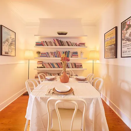 Bairro Alto Retreat With Balcony * Лиссабон