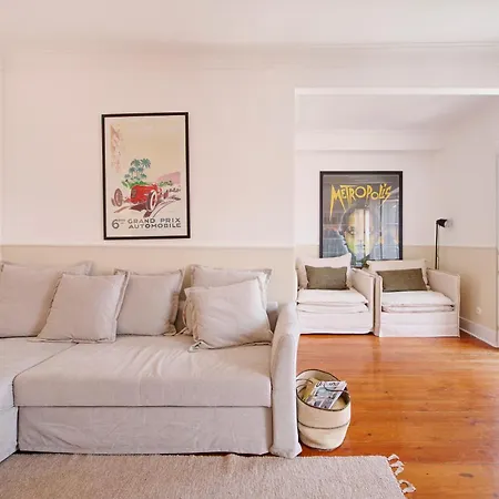 Bairro Alto Retreat With Balcony