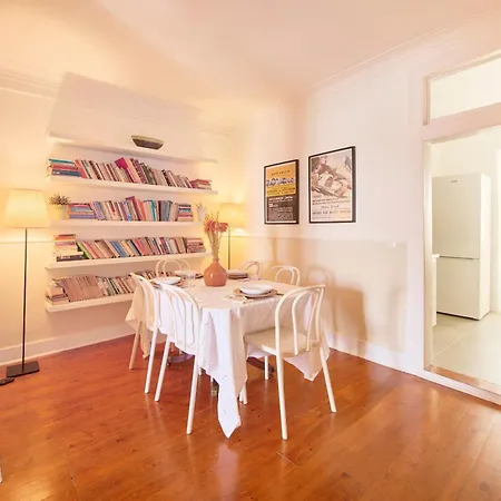 Bairro Alto Retreat With Balcony